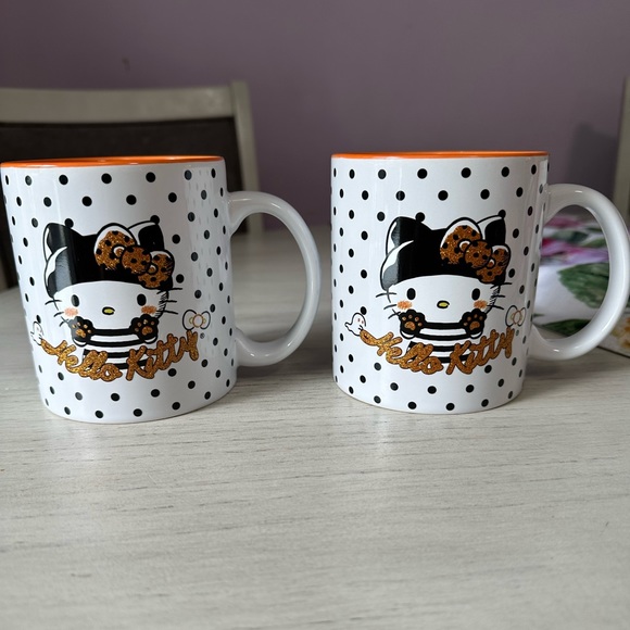 Hello Kitty Halloween mugs - Picture 2 of 2